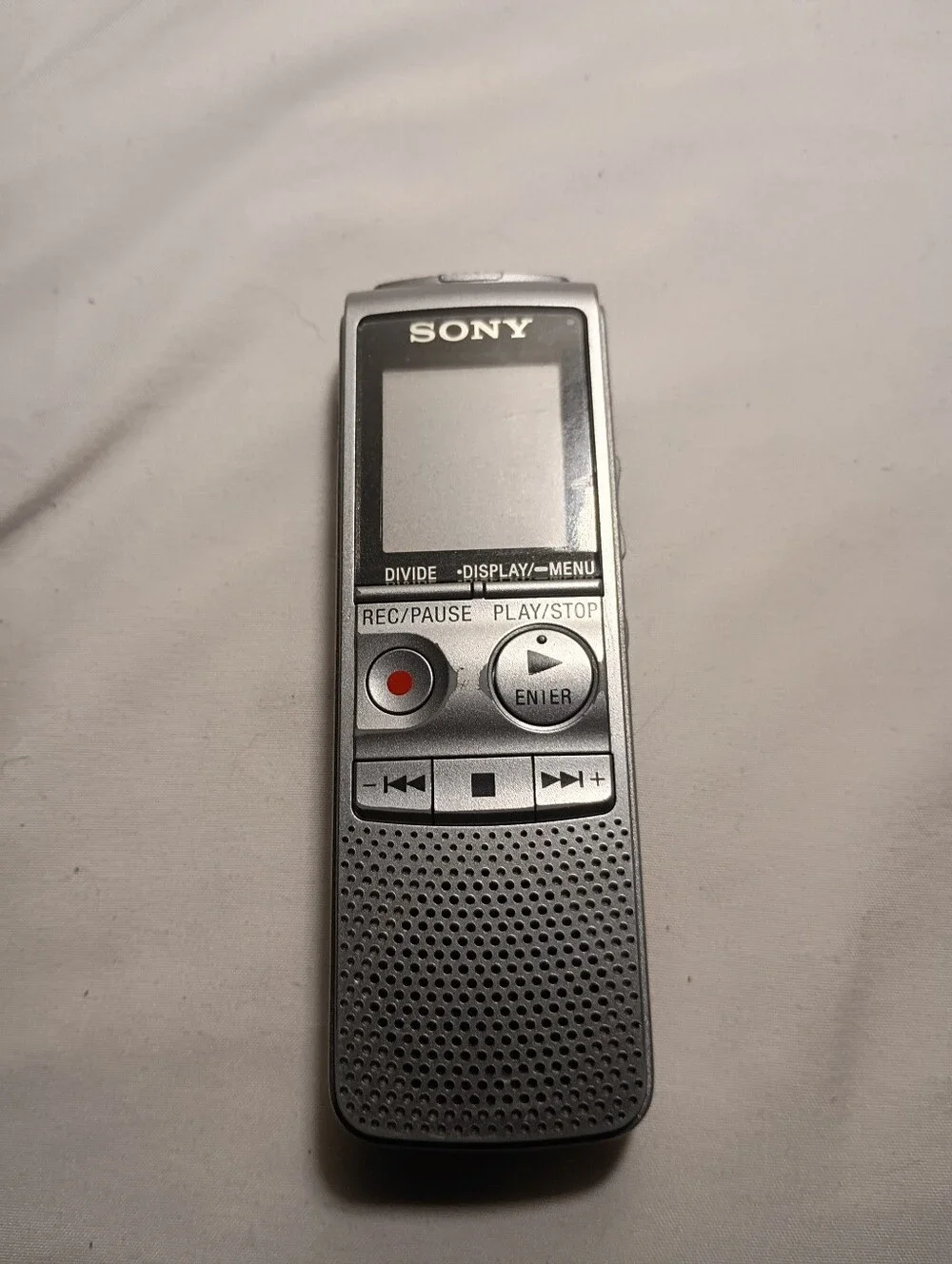 Sony ICD-BX700 2GB Digital Voice Recorder - Tested & Fully Functional Silver